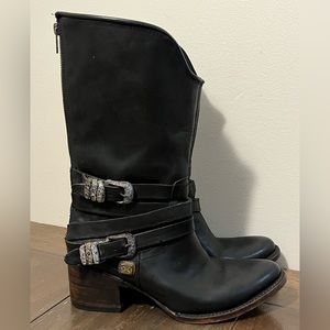 Freebird Pike Black Leather Boots with Distressed Buckles Womens size 7